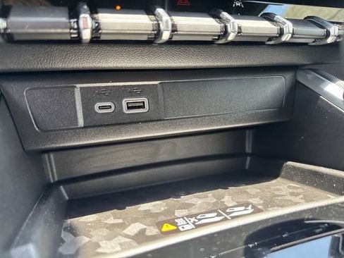 New 2025 Chevrolet Colorado Z71 w/ Midnight Edition image 30