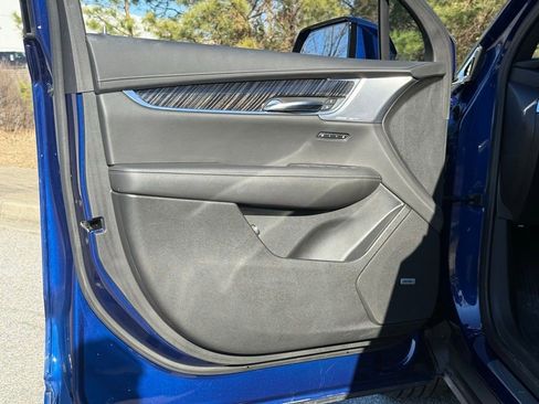 Certified 2025 Cadillac XT6 Premium Luxury image 21
