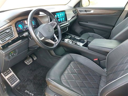 Certified 2024 Volkswagen Atlas SEL Premium R-Line image 13