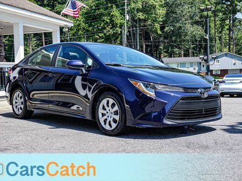 Used 2025 Toyota Corolla LE FWD image 9