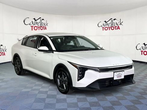 Used 2025 Kia K4 FWD image 3