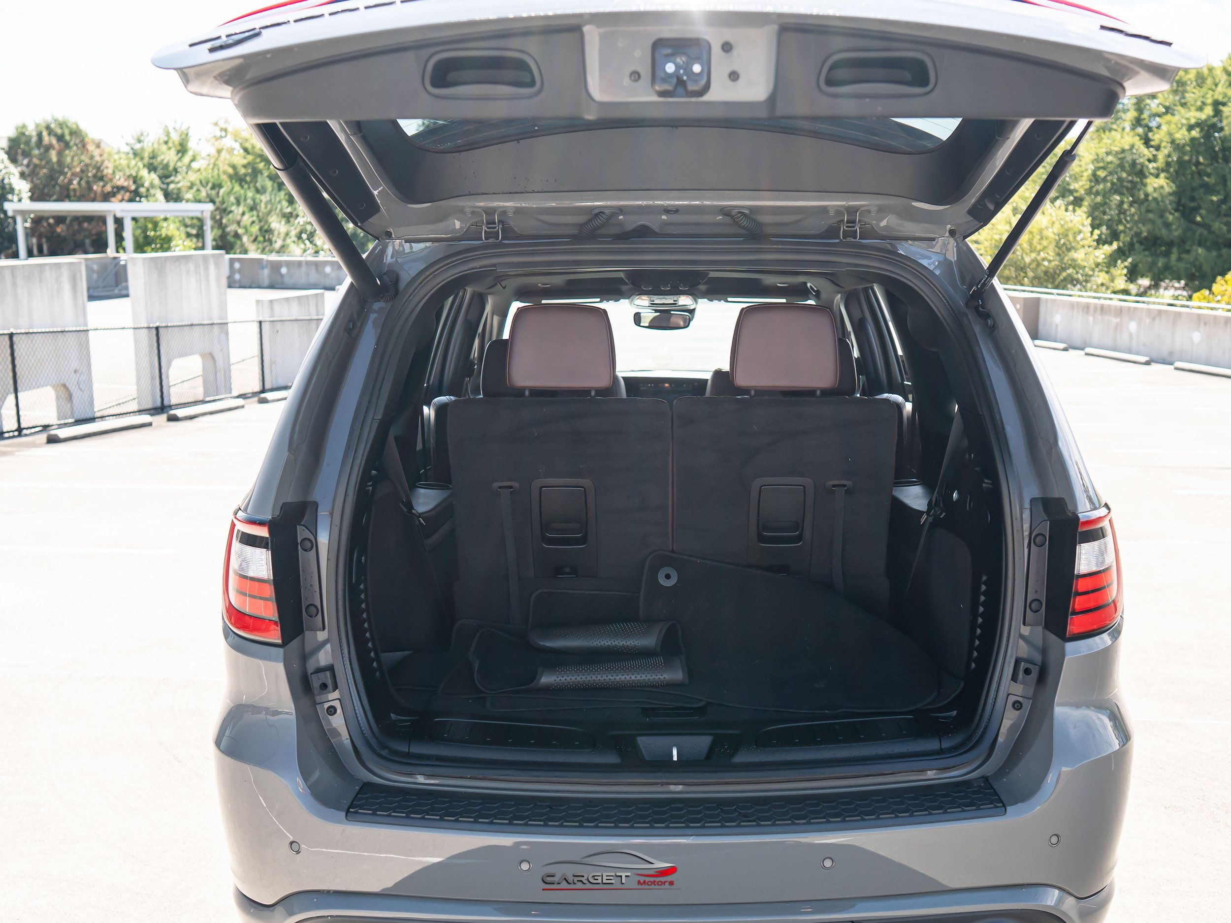 Used 2023 Dodge Durango R/T w/ Tow 'N Go Package AWD/4WD image 48