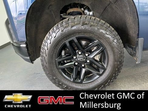 Used 2019 Chevrolet Silverado 1500 Custom Trail Boss w/ Custom Convenience Package AWD/4WD image 8