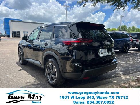 Used 2024 Nissan Rogue SV FWD image 5