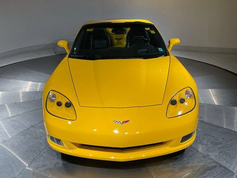 Used 2005 Chevrolet Corvette Convertible w/ Preferred Equipment Group RWD image 28