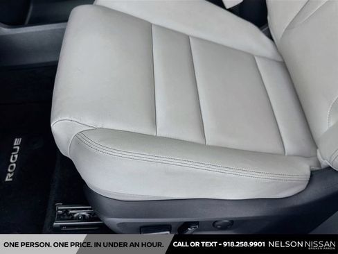 Certified 2025 Nissan Rogue SL w/ SL Premium Package AWD/4WD image 19