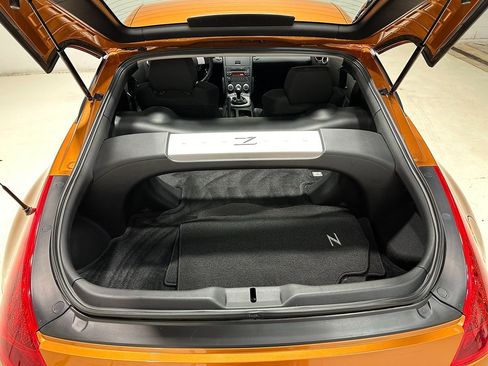 Used 2006 Nissan 350Z w/ (N93) Cargo Convenience Pkg image 7