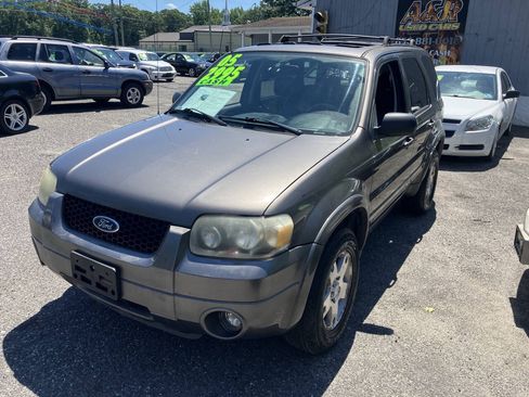 Used 2005 Ford Escape Limited AWD/4WD image 11