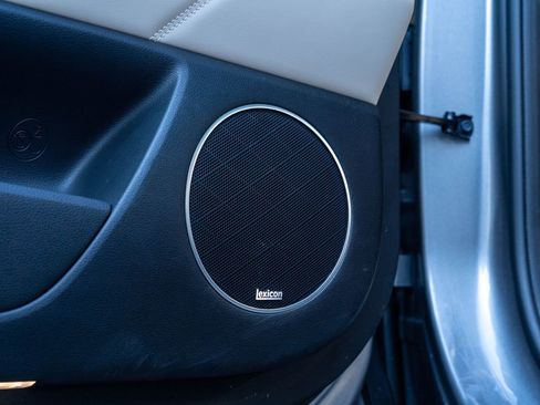 Used 2023 Genesis GV80 2.5T w/ Advanced Package image 17