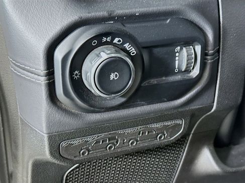 Used 2025 Jeep Wrangler Unlimited Rubicon image 10