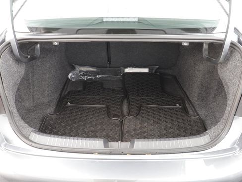 Used 2025 Volkswagen Jetta SE w/ Black Wheel Package image 17