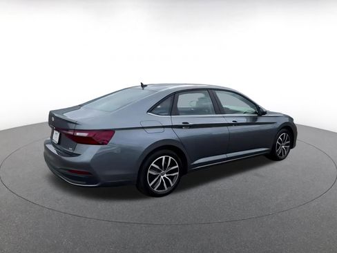 Used 2025 Volkswagen Jetta SE image 14