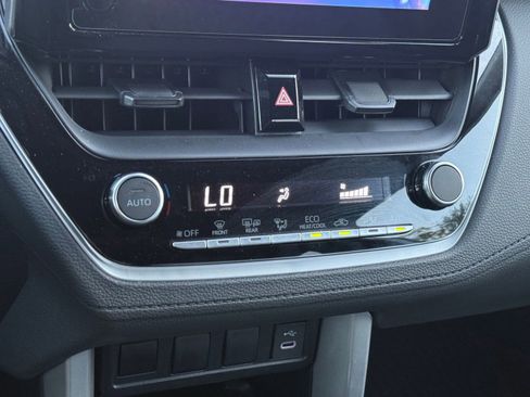 Certified 2024 Toyota Corolla Cross LE w/ Moonroof Package image 18