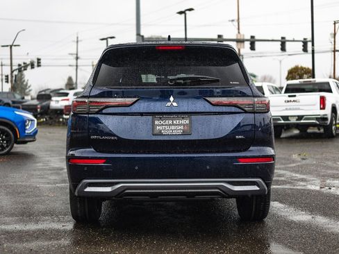 New 2026 Mitsubishi Outlander SEL image 9