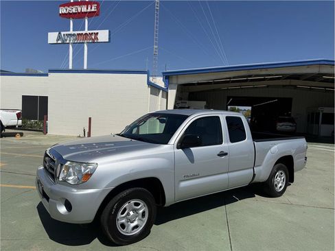 Used 2010 Toyota Tacoma 2WD Access Cab image 1