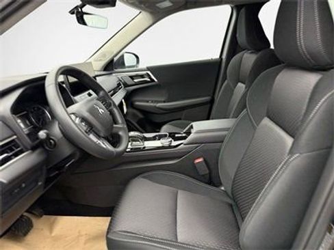 New 2026 Mitsubishi Outlander ES image 12
