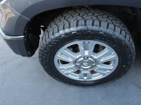 Used 2014 Toyota Tundra Platinum AWD/4WD image 11