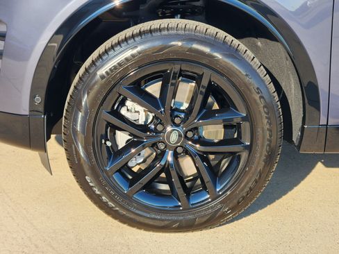 New 2025 Land Rover Discovery Sport Dynamic SE image 10