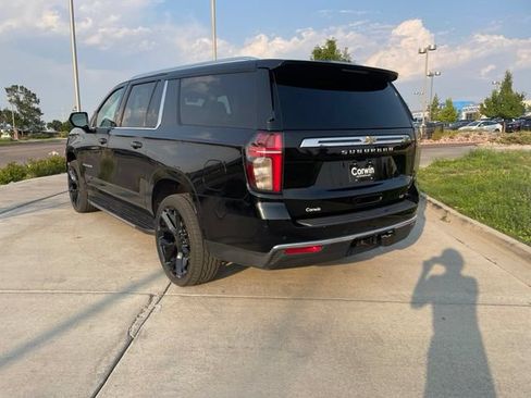 Used 2021 Chevrolet Suburban LT RWD image 5