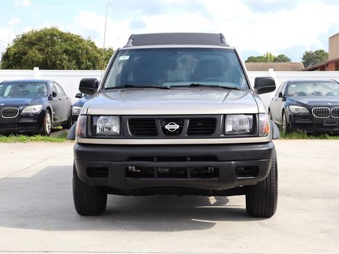 Used 2000 Nissan Frontier XE RWD image 2