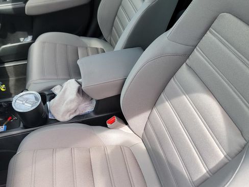 Used 2018 Honda CR-V LX image 8