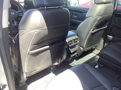 Used 2024 Honda Pilot Touring image 12