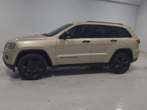 Used 2014 Jeep Grand Cherokee Limited image 2