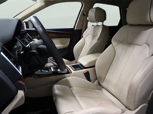 Used 2022 Audi Q5 e Premium image 11