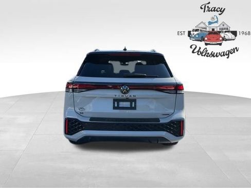 New 2026 Volkswagen Tiguan SE R-Line image 6