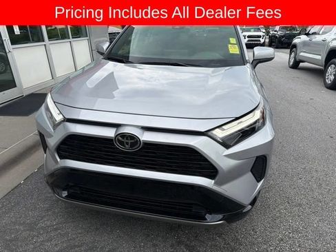 Used 2025 Toyota RAV4 SE AWD/4WD image 16