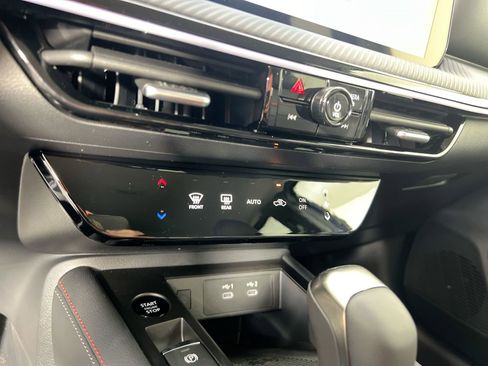 New 2025 Nissan Kicks SR image 9