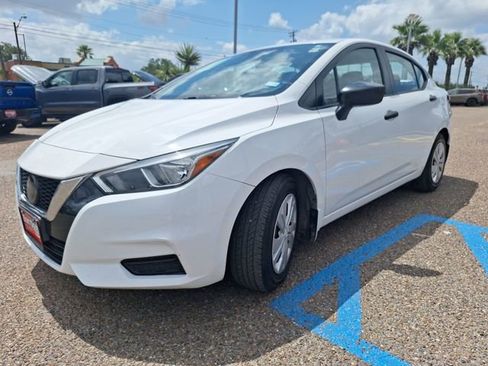 Used 2020 Nissan Versa S FWD image 2