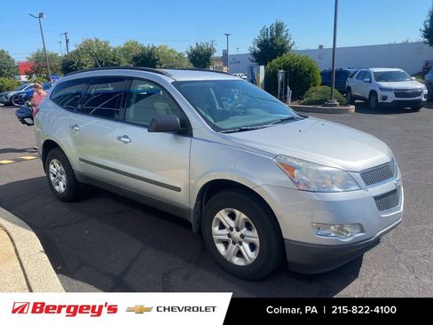 Used 2012 Chevrolet Traverse LS image 3