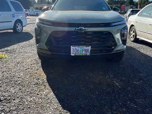 Used 2024 Chevrolet Trax ACTIV w/ Driver Confidence Package FWD image 4