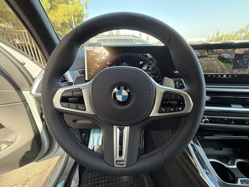 New 2026 BMW X7 M60i image 23