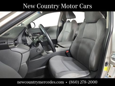 Used 2021 Toyota Venza LE AWD/4WD image 13