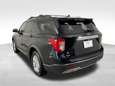 Used 2022 Ford Explorer XLT w/ Equipment Group 202A image 7