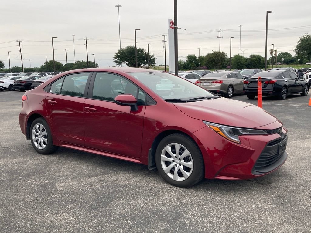 Used 2025 Toyota Corolla LE FWD image 3