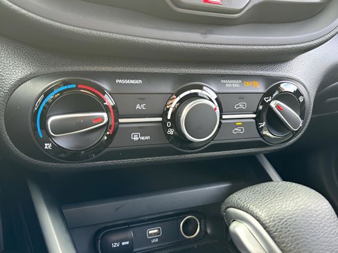 Used 2023 Kia Soul LX image 20