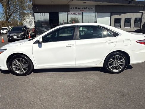 Used 2017 Toyota Camry SE FWD image 4