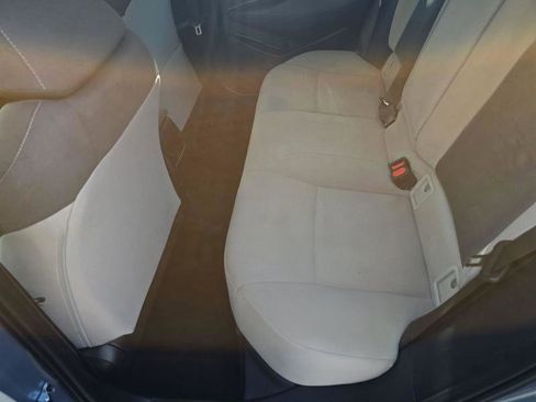 Used 2021 Toyota Corolla LE image 13