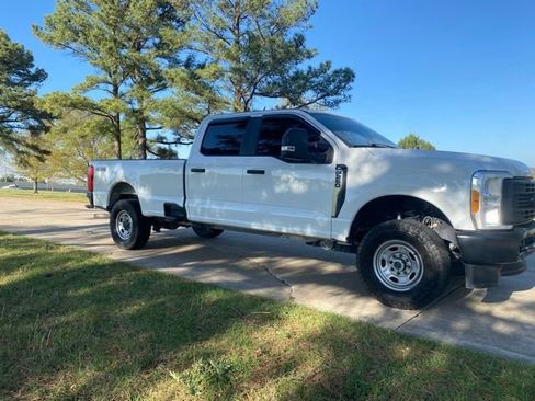 Used 2023 Ford F250 XL w/ Camper Package image 9