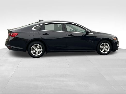 Used 2023 Chevrolet Malibu LS image 3
