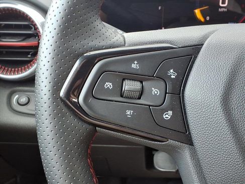 Used 2025 Chevrolet Trax RS image 16