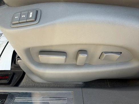 Used 2011 Cadillac SRX Luxury FWD image 13