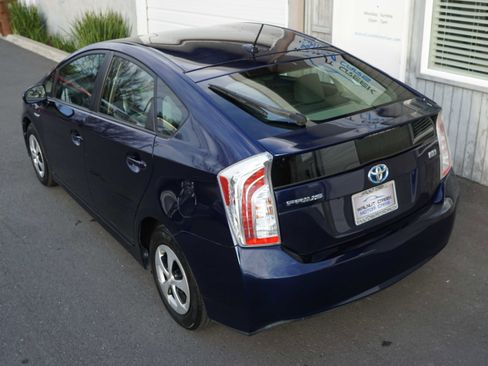 Used 2013 Toyota Prius Three image 18