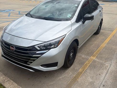 Used 2025 Nissan Versa S w/ Trunk Package FWD image 1