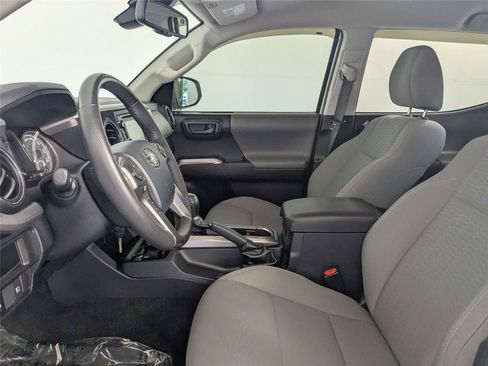Used 2019 Toyota Tacoma SR5 RWD image 12