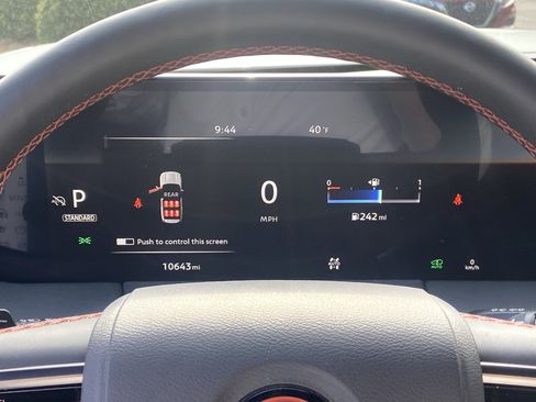 Certified 2025 Nissan Armada PRO-4X image 14