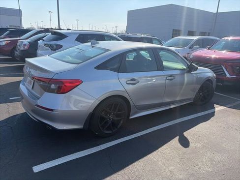 Used 2023 Honda Civic Sport image 3